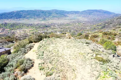 26461 Winchester Ct, Tehachapi, CA 93561 photo 4