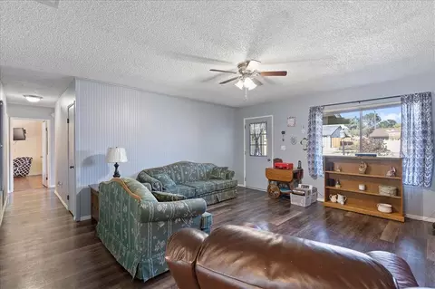 21310 Santa Barbara Dr, Tehachapi, CA 93561 photo 4