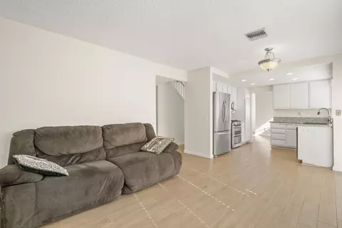37636 19th St E, Palmdale, CA 93550 photo 16