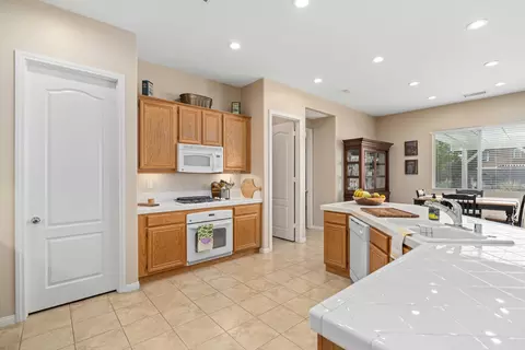 3033 Albret St, Lancaster, CA 93536 photo 15