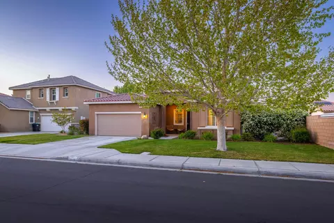 3033 Albret St, Lancaster, CA 93536 photo 3