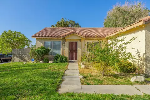 3337 Knott Ct, Lancaster, CA 93535 photo 3