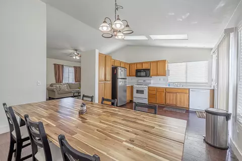 3337 Knott Ct, Lancaster, CA 93535 photo 7