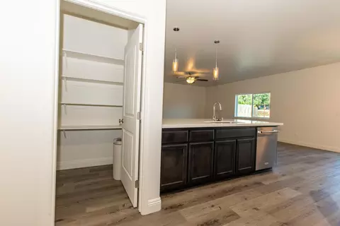 21630 Foothill Dr, Tehachapi, CA 93561 photo 6
