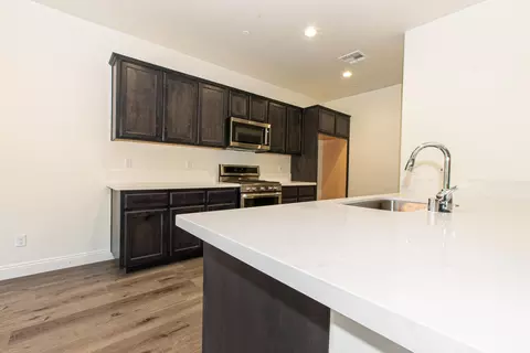 21630 Foothill Dr, Tehachapi, CA 93561 photo 5