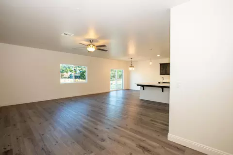 21630 Foothill Dr, Tehachapi, CA 93561 photo 2