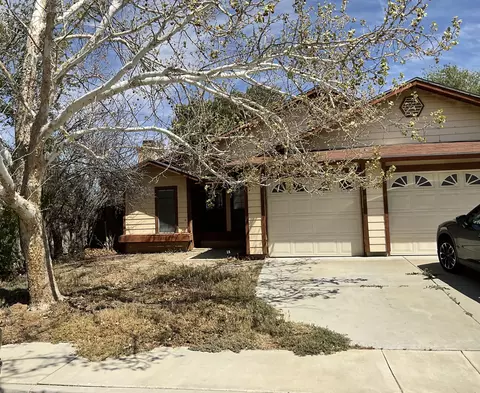 45904 York Pl, Lancaster, CA 93534 photo 1