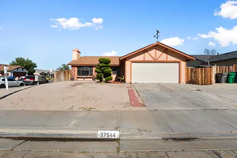 37544 17th St E, Palmdale, CA 93550 photo 2