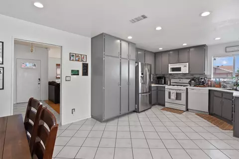 37544 17th St E, Palmdale, CA 93550 photo 9