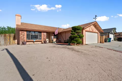 37544 17th St E, Palmdale, CA 93550 photo 1