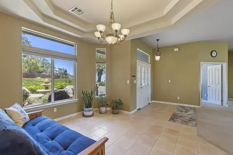 24105 Woodbine Ct, Tehachapi, CA 93561 photo 8
