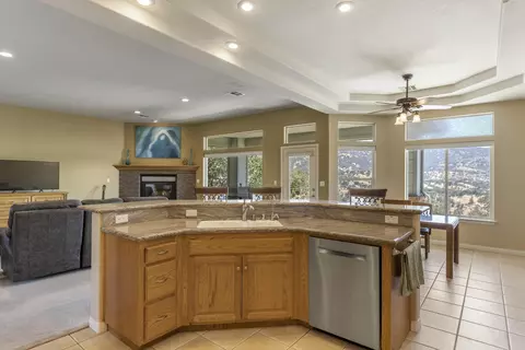 24105 Woodbine Ct, Tehachapi, CA 93561 photo 17