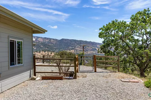24105 Woodbine Ct, Tehachapi, CA 93561 photo 44
