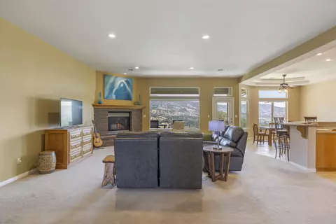 24105 Woodbine Ct, Tehachapi, CA 93561 photo 7