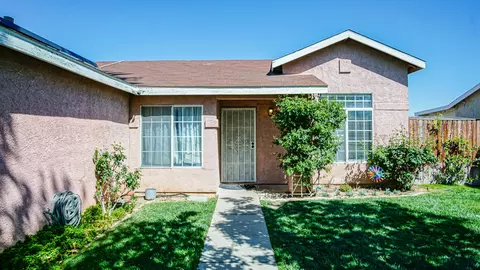 43828 Tranquility Ct, Lancaster, CA 93535 photo 2