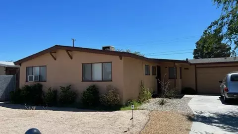 44114 Carolside Ave, Lancaster, CA 93535 photo 2
