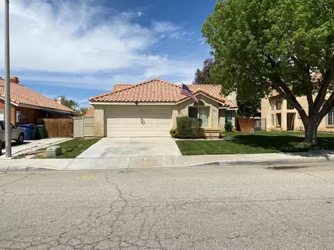 1829 E Norberry St, Lancaster, CA 93535 photo 1