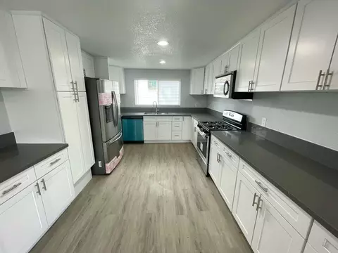 2889 Laurel St, Rosamond, CA 93560 photo 3