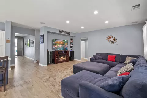 6490 Tuscan Ct, Palmdale, CA 93552 photo 8