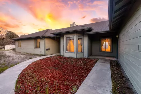 25040 Cannonero Ct, Tehachapi, CA 93561 photo 2