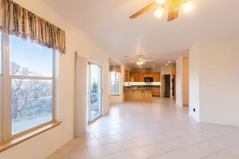 25040 Cannonero Ct, Tehachapi, CA 93561 photo 4