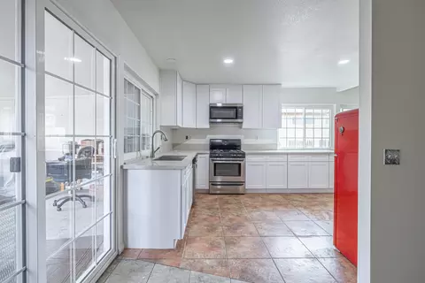 44209 Foxton Ave, Lancaster, CA 93535 photo 9