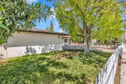 37617 5th St E, Palmdale, CA 93550 photo 3