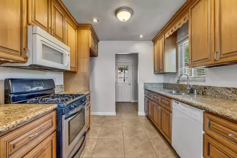 37617 5th St E, Palmdale, CA 93550 photo 10