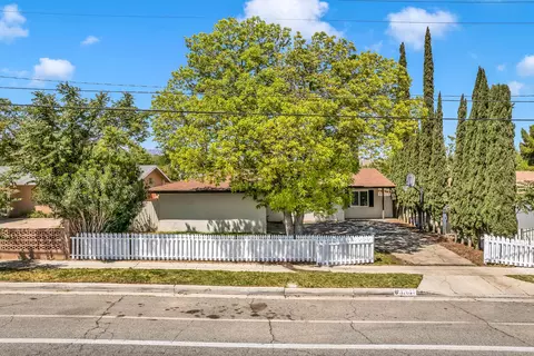 37617 5th St E, Palmdale, CA 93550 photo 2