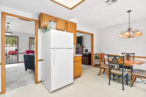 2802 Princeton Way, Lancaster, CA 93536 photo 9