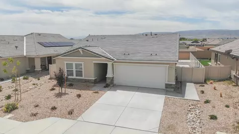 6336 Oldfield St, Lancaster, CA 93536 photo 2