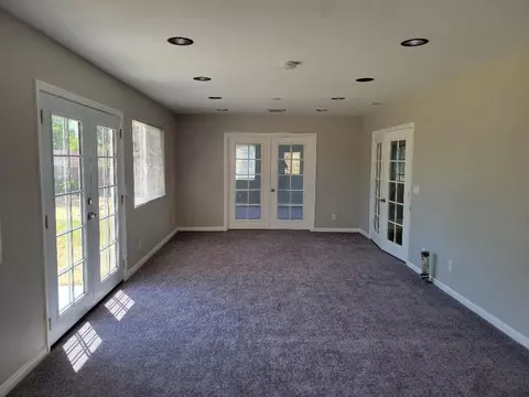 520 E Newgrove St, Lancaster, CA 93535 photo 5