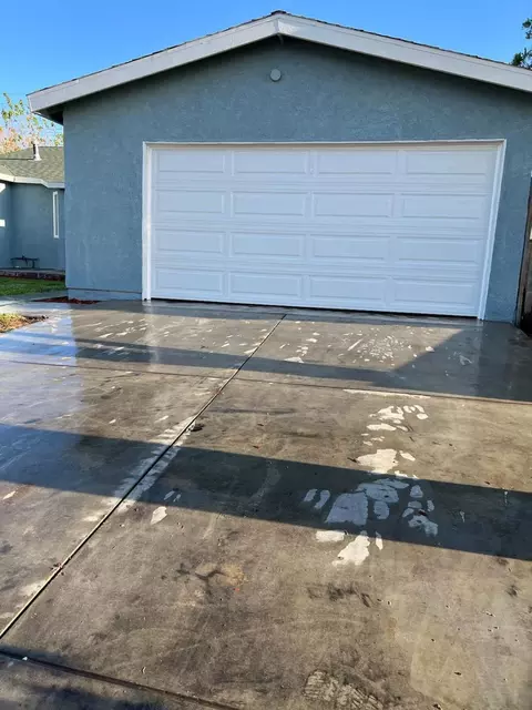 520 E Newgrove St, Lancaster, CA 93535 photo 3