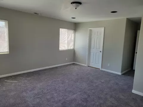 520 E Newgrove St, Lancaster, CA 93535 photo 7