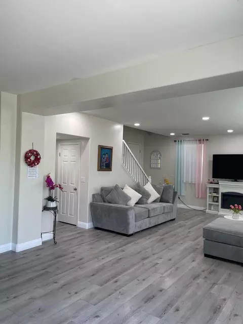 6300 Declaration Way, Bakersfield, CA 93313 photo 8