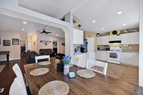 2121 Avenue I Ave E #85, Lancaster, CA 93535 photo 8