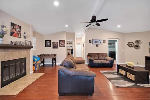 2121 Avenue I Ave E #85, Lancaster, CA 93535 photo 5
