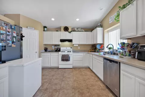 2121 Avenue I Ave E #85, Lancaster, CA 93535 photo 6
