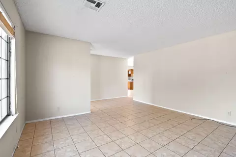 809 E Kettering St, Lancaster, CA 93535 photo 13