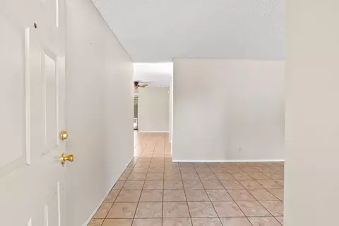 809 E Kettering St, Lancaster, CA 93535 photo 4