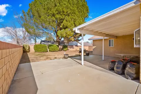 809 E Kettering St, Lancaster, CA 93535 photo 10