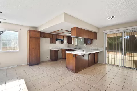 809 E Kettering St, Lancaster, CA 93535 photo 15