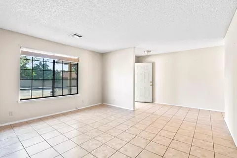 809 E Kettering St, Lancaster, CA 93535 photo 7