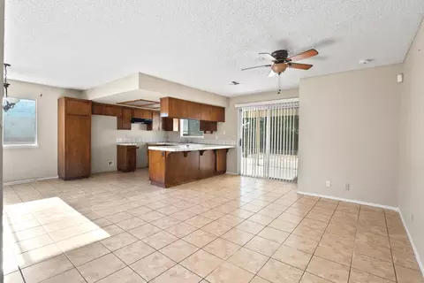 809 E Kettering St, Lancaster, CA 93535 photo 9