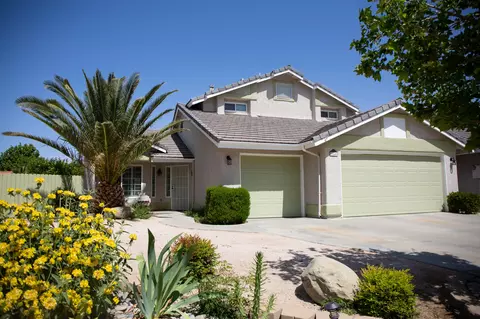 3145 Softwood Ct, Lancaster, CA 93536 photo 2