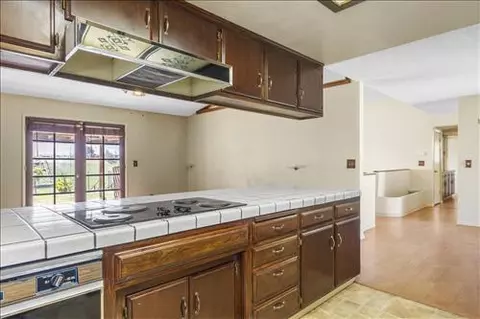 21720 San Gabriel Dr, Tehachapi, CA 93561 photo 11