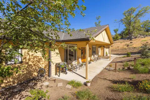 27220 Deertrail Dr, Tehachapi, CA 93561 photo 2