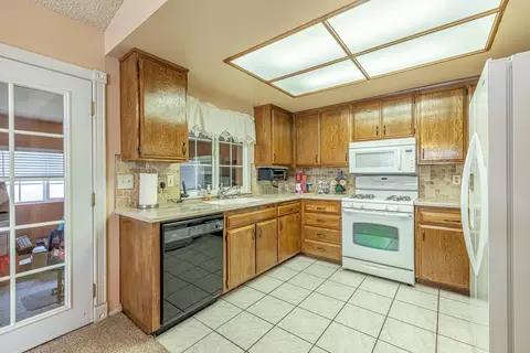 2305 Forry St, Lancaster, CA 93536 photo 10