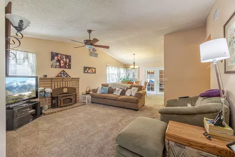 2305 Forry St, Lancaster, CA 93536 photo 4