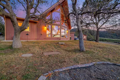 20460 Rex Dr, Tehachapi, CA 93561 photo 4